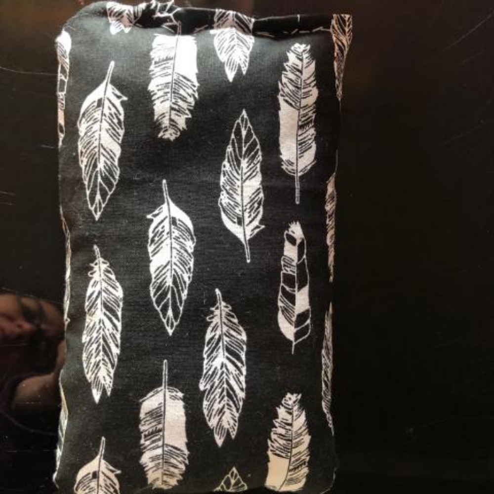 Aromatherapy heating/cooling pad